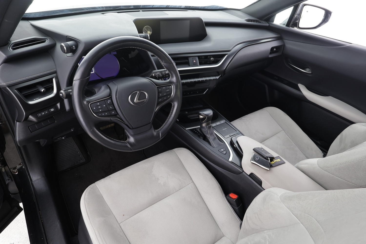 Lexus UX vaihtoauto