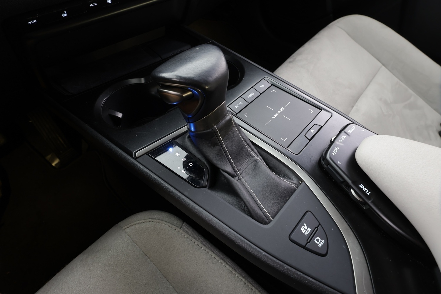Lexus UX vaihtoauto