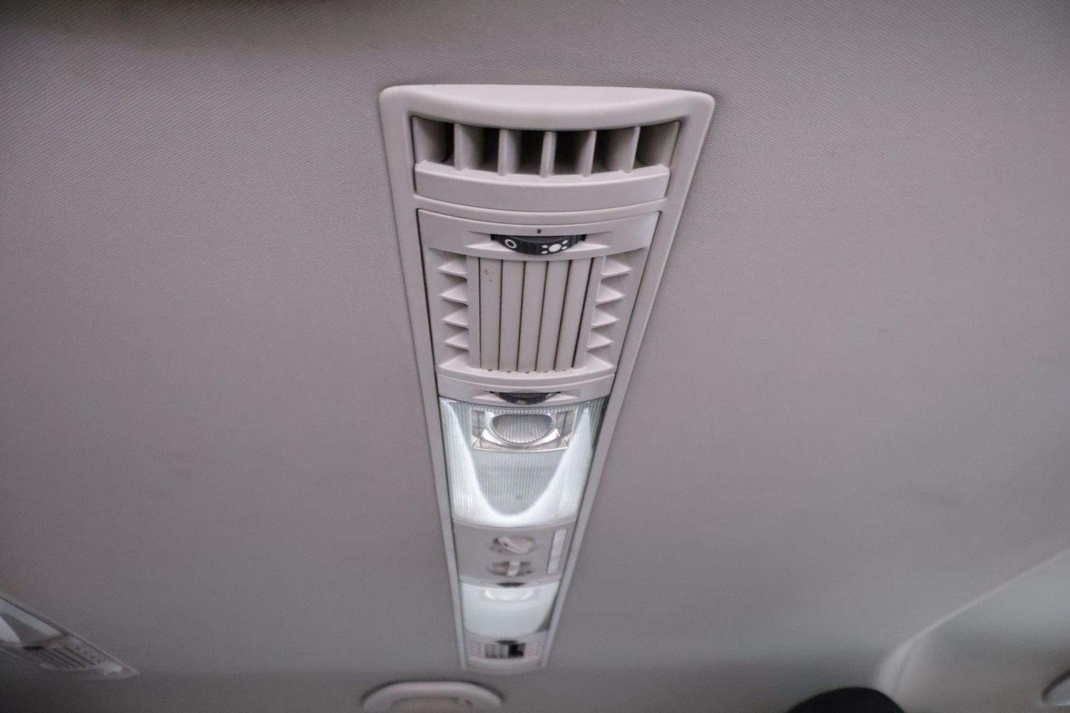 Volkswagen Caravelle vaihtoauto