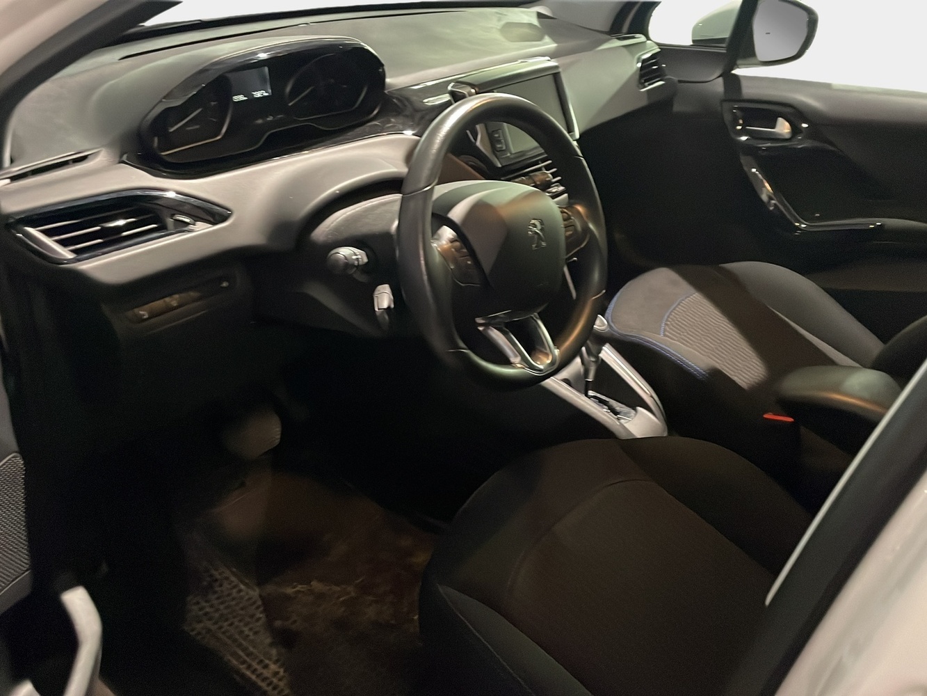 Peugeot 208 vaihtoauto