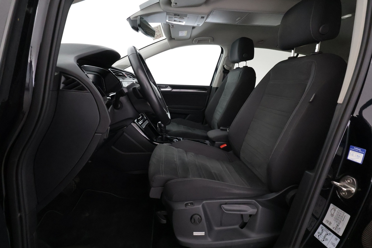 Volkswagen Touran vaihtoauto