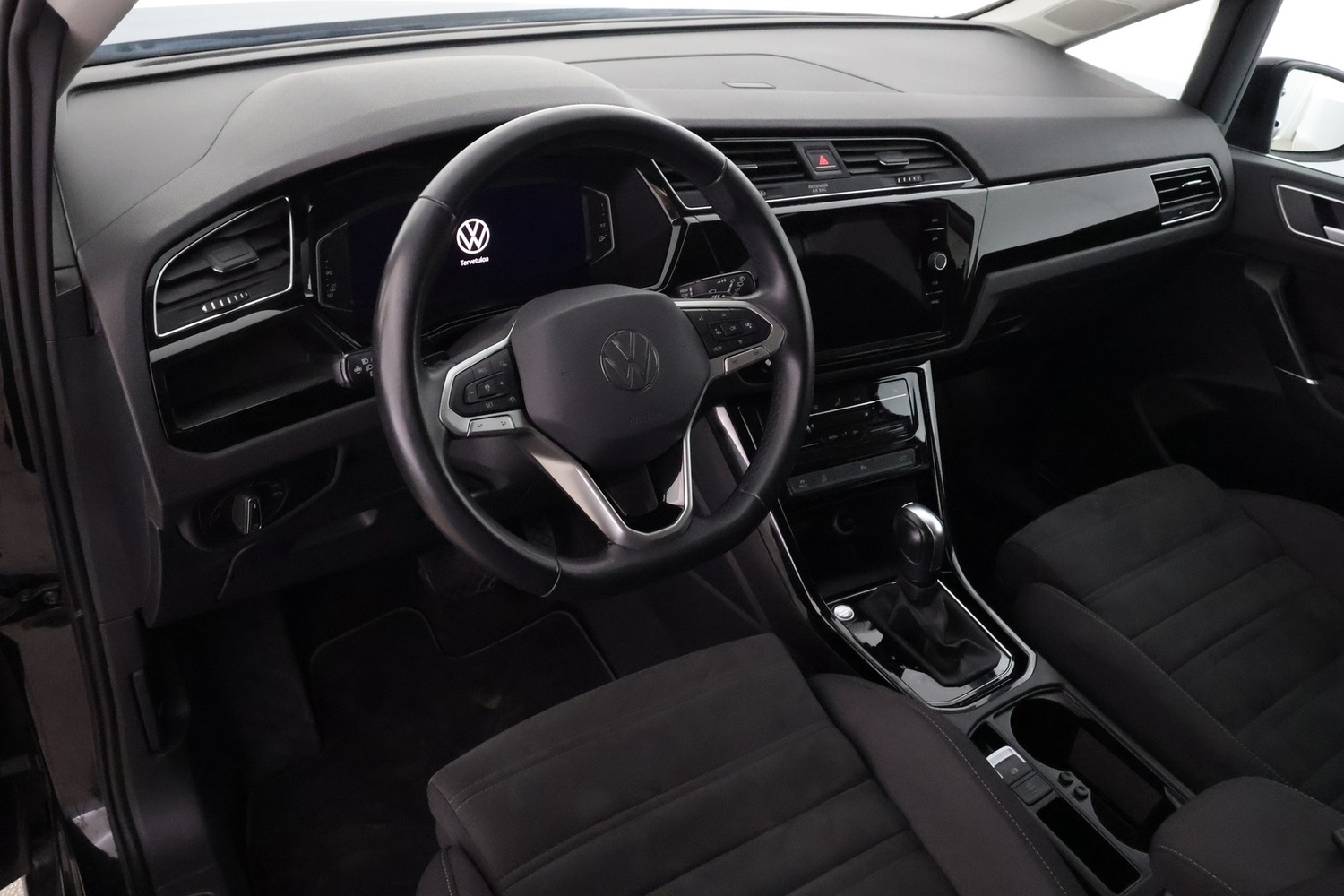 Volkswagen Touran vaihtoauto