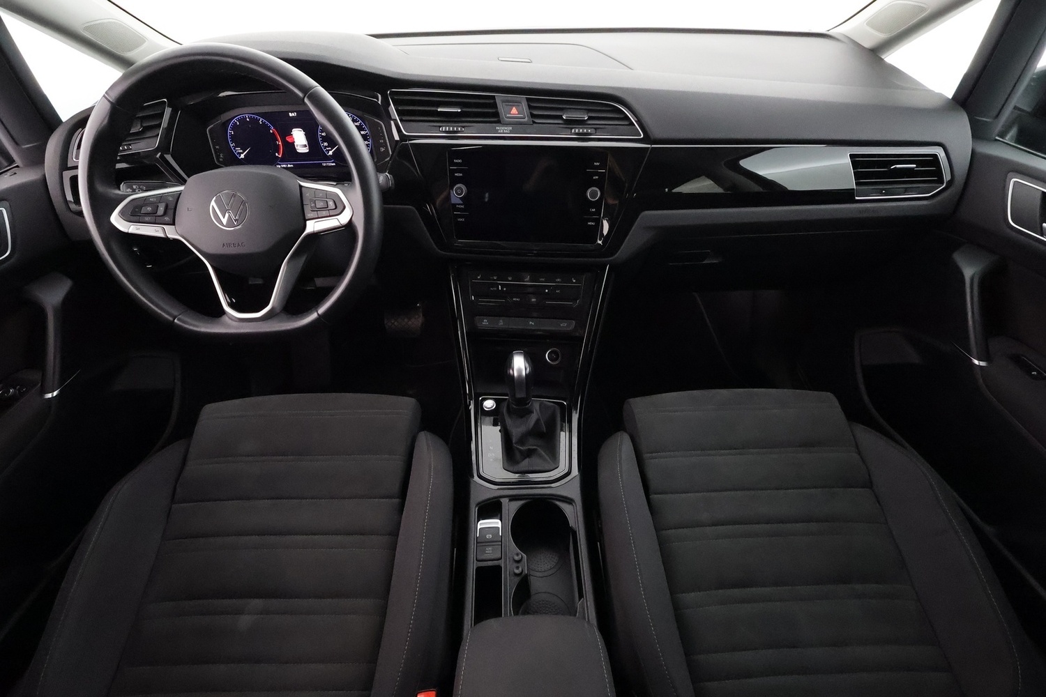 Volkswagen Touran vaihtoauto