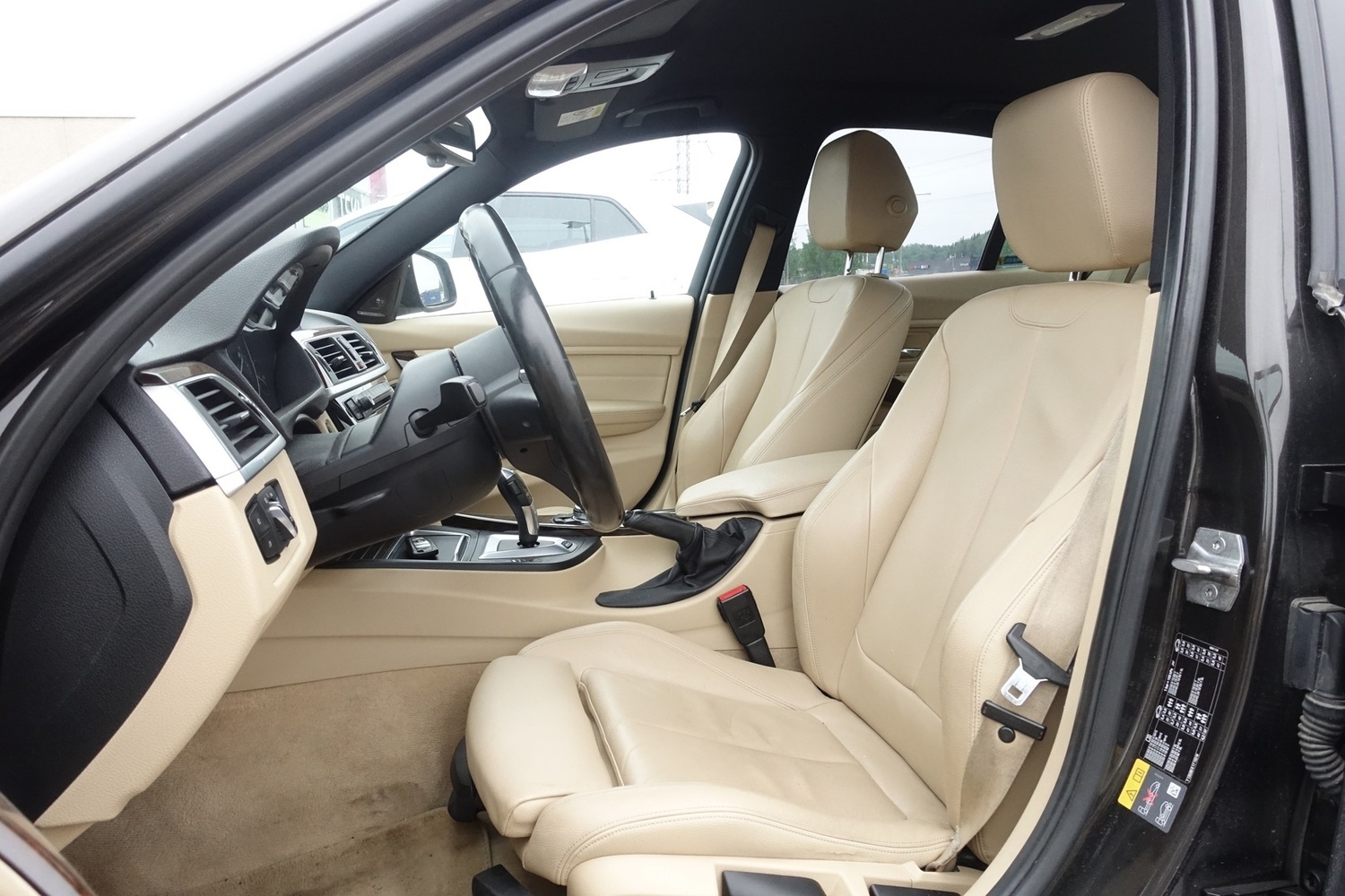 BMW 330 vaihtoauto