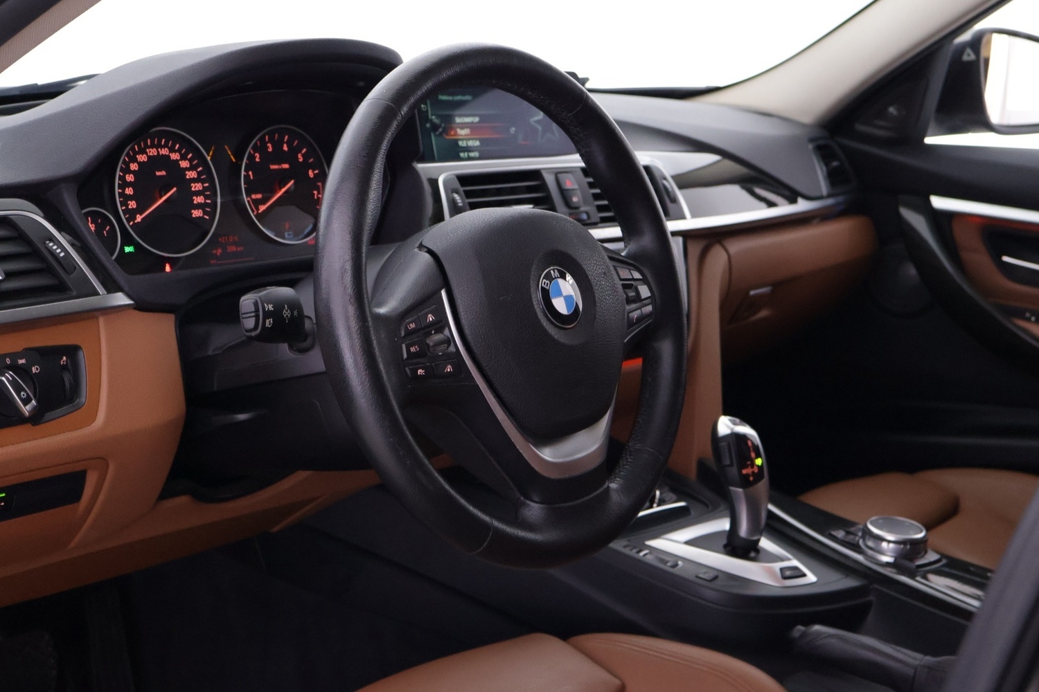BMW 330 vaihtoauto