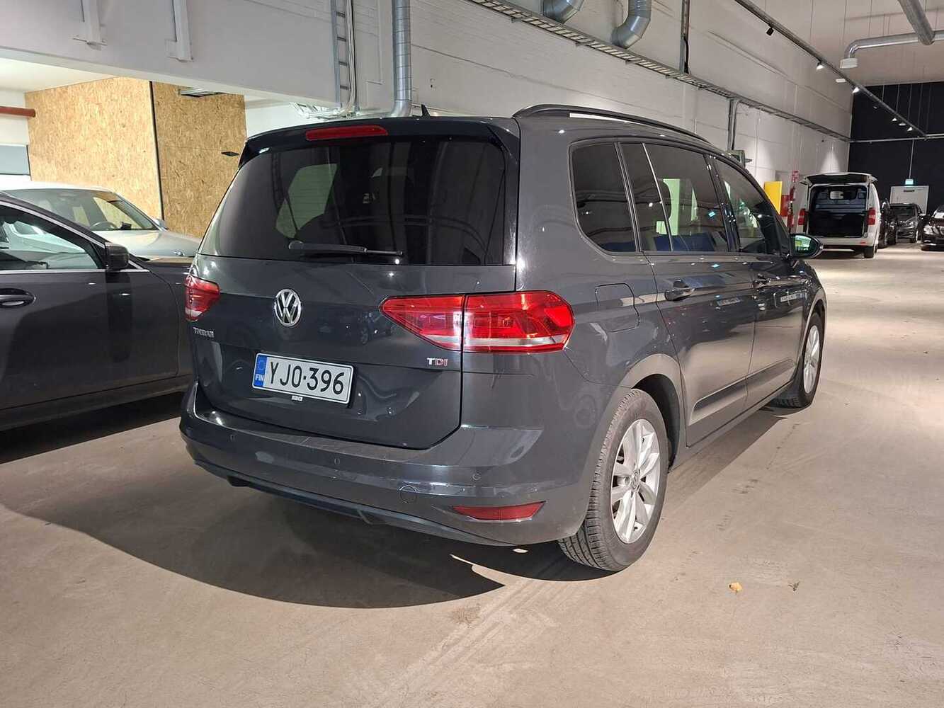 Volkswagen Touran vaihtoauto