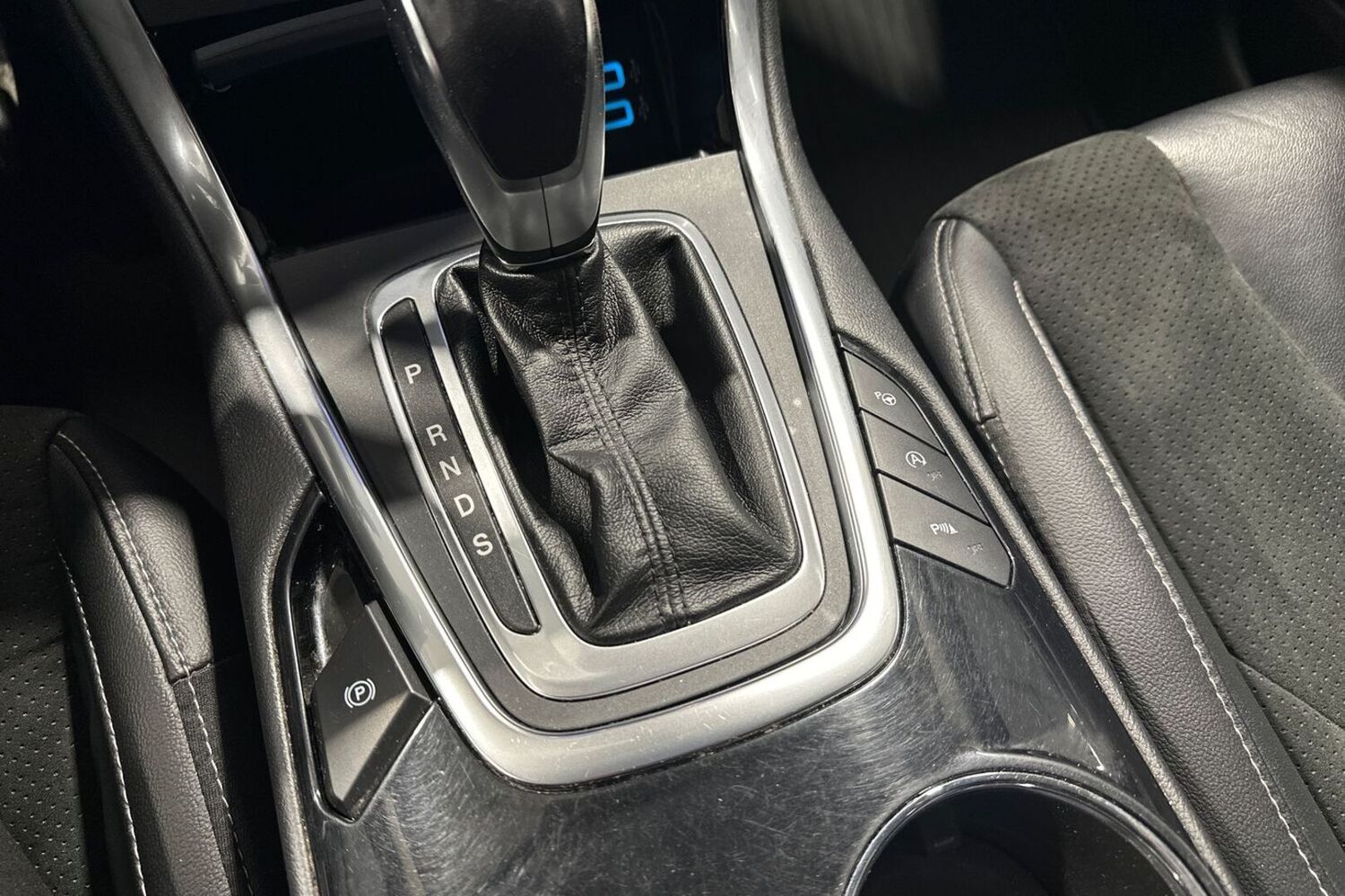 Ford S-MAX vaihtoauto