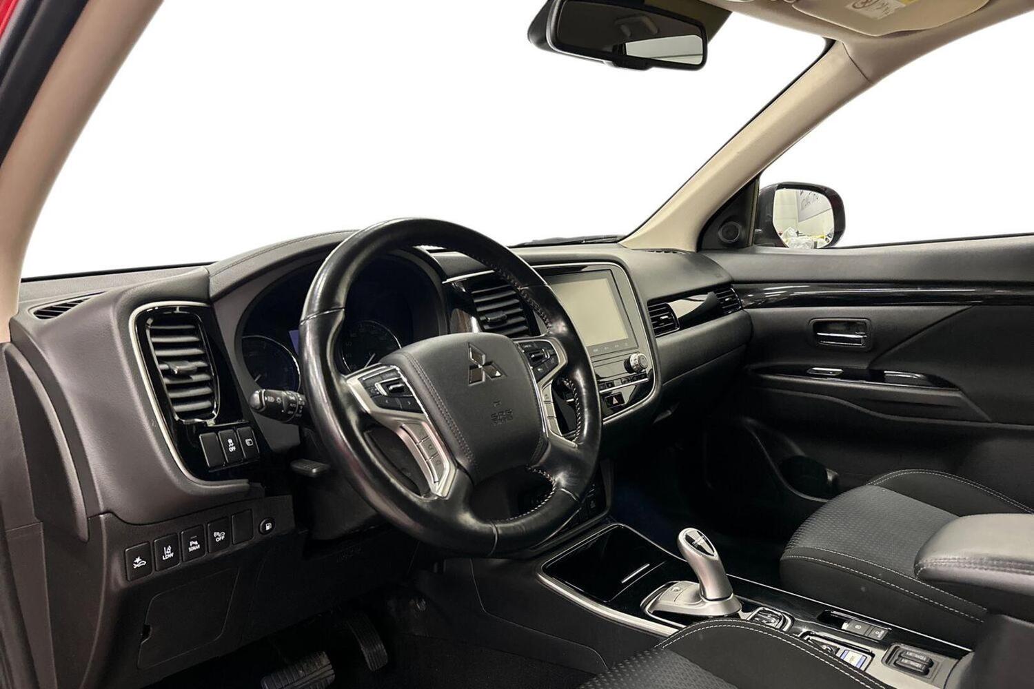 Mitsubishi Outlander PHEV vaihtoauto