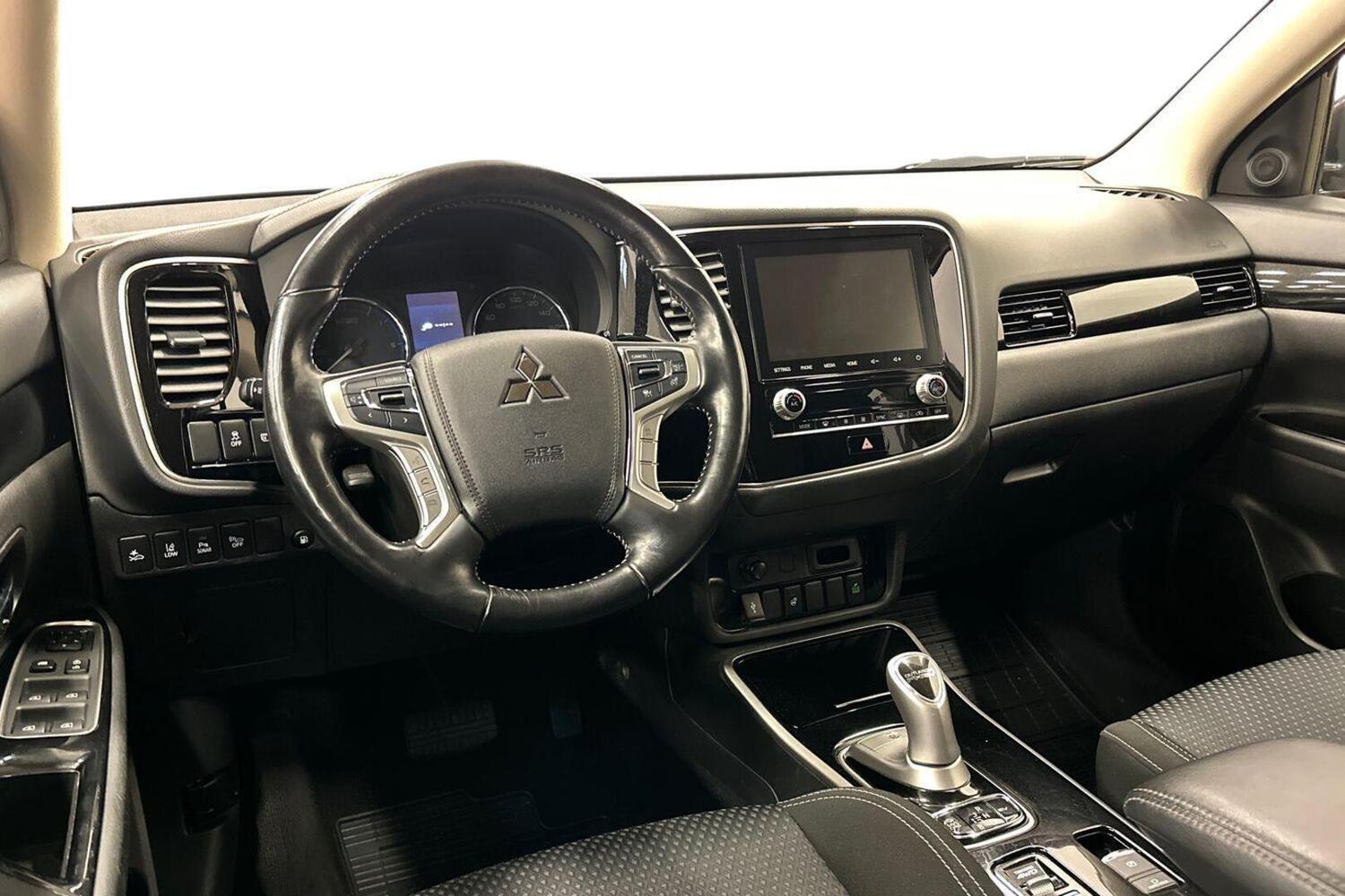 Mitsubishi Outlander PHEV vaihtoauto