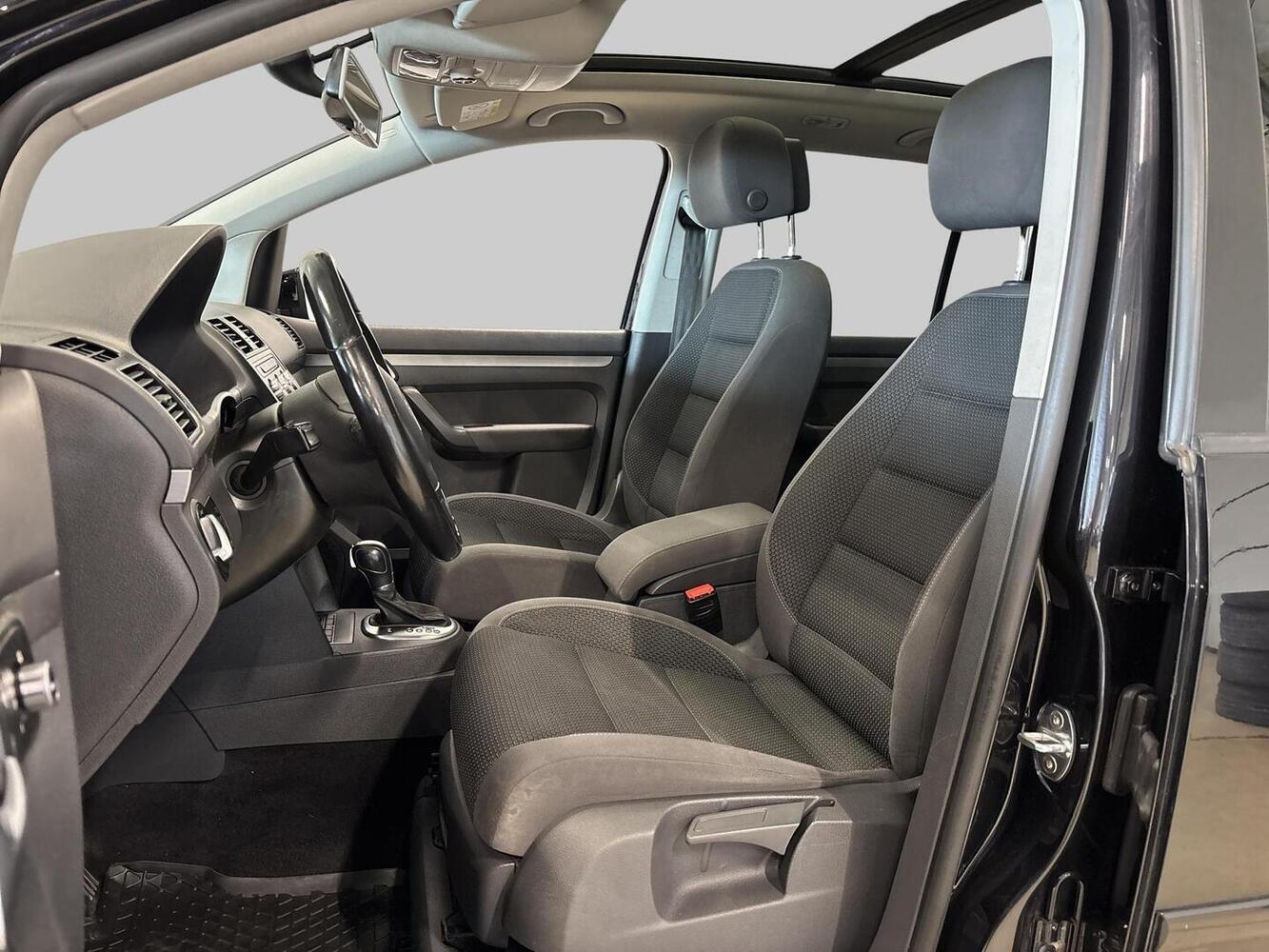 Volkswagen Touran vaihtoauto