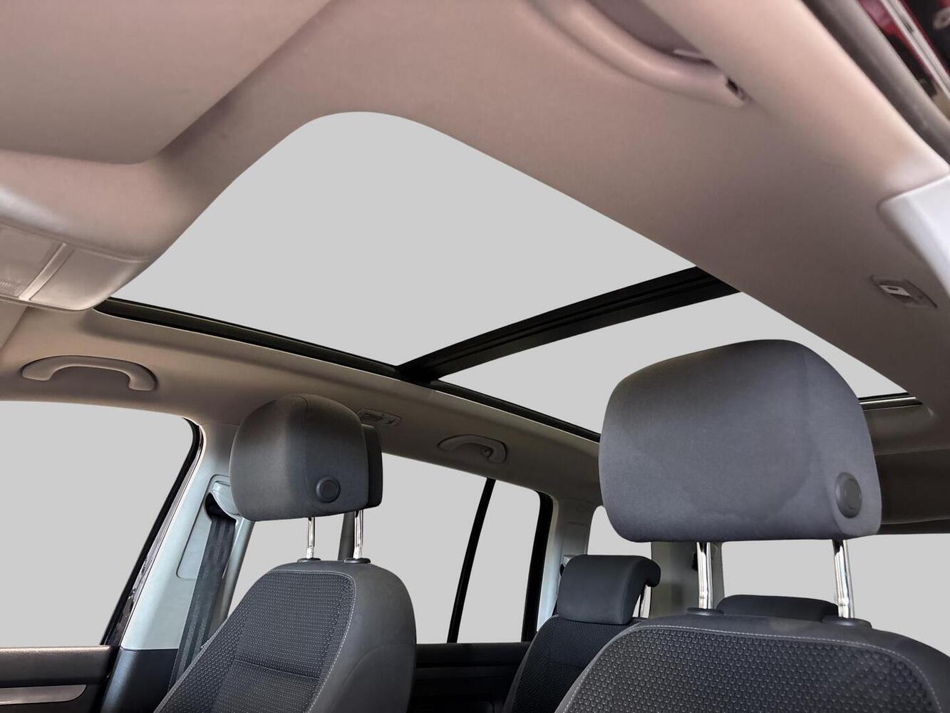 Volkswagen Touran vaihtoauto