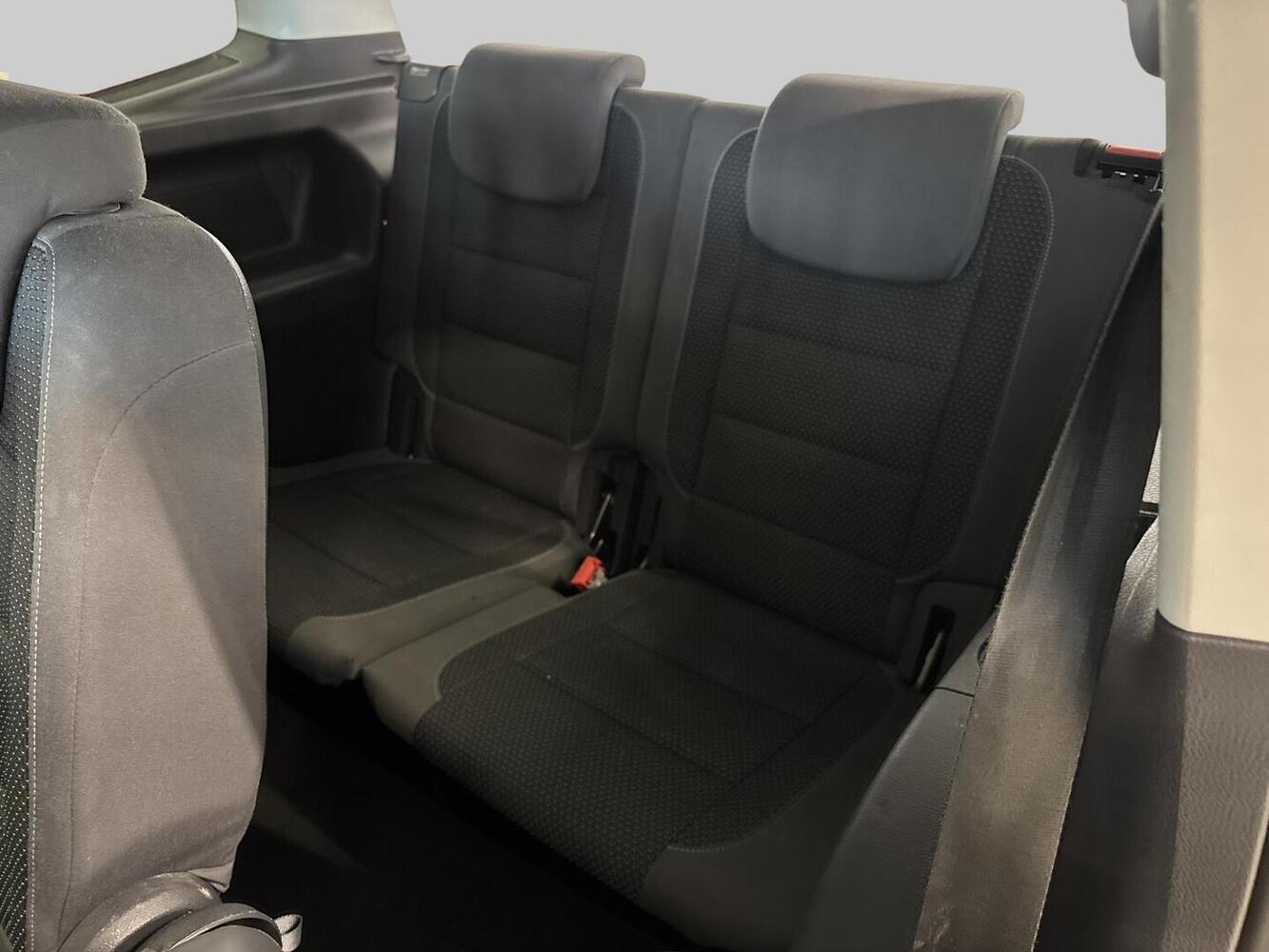 Volkswagen Touran vaihtoauto