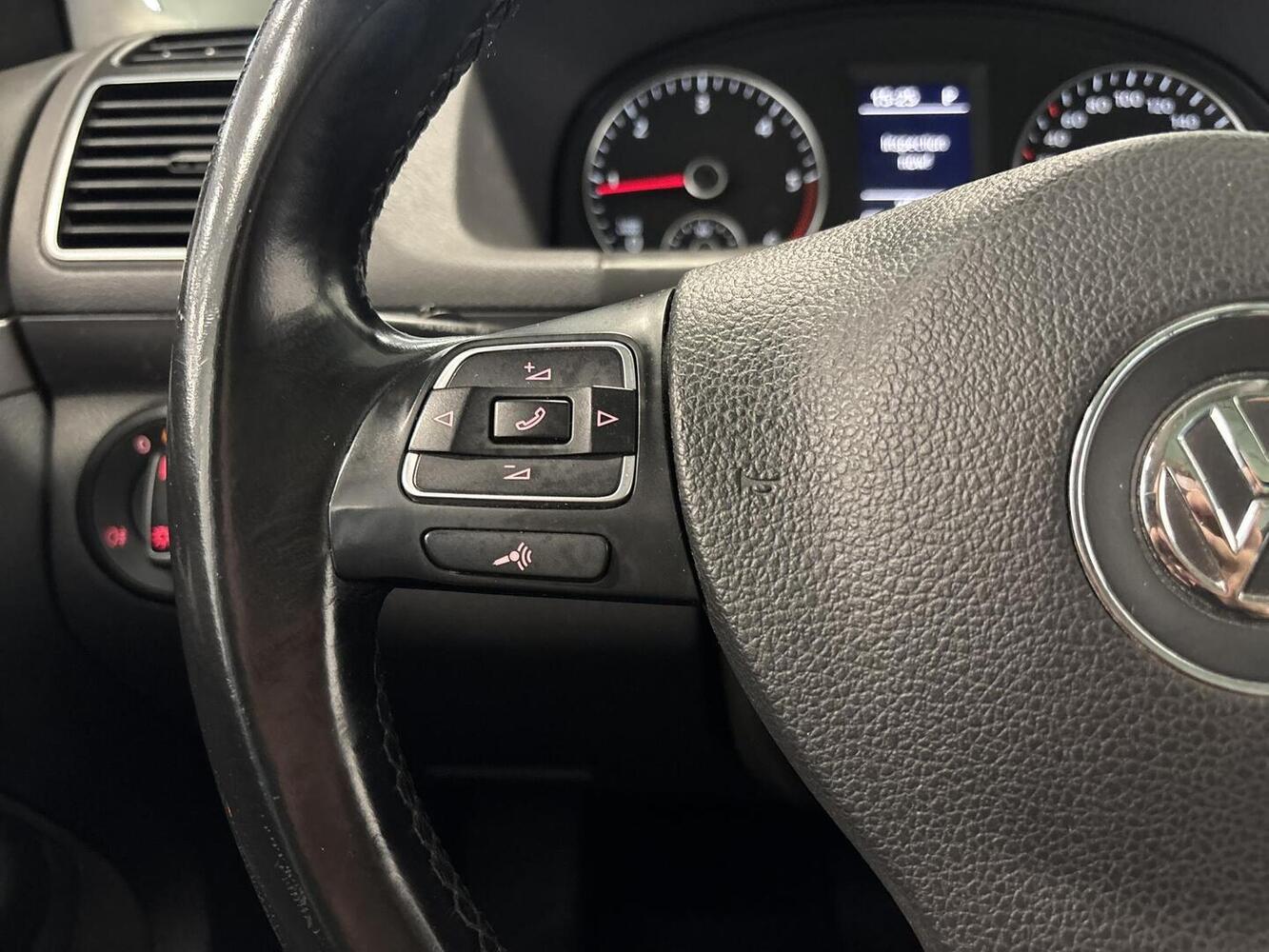 Volkswagen Touran vaihtoauto