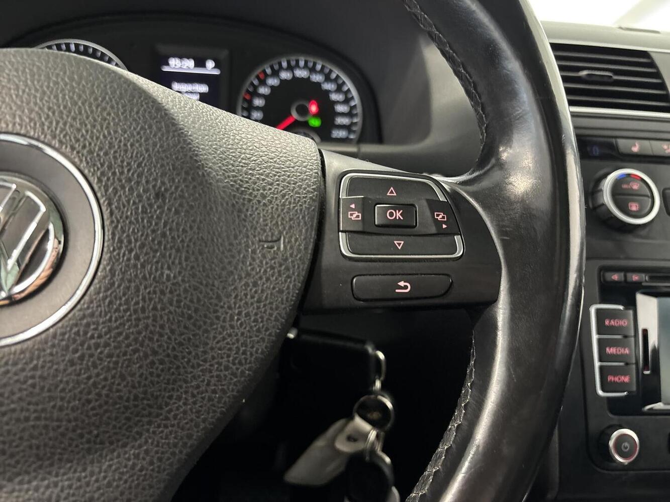 Volkswagen Touran vaihtoauto