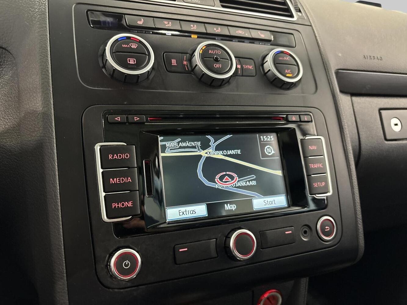 Volkswagen Touran vaihtoauto