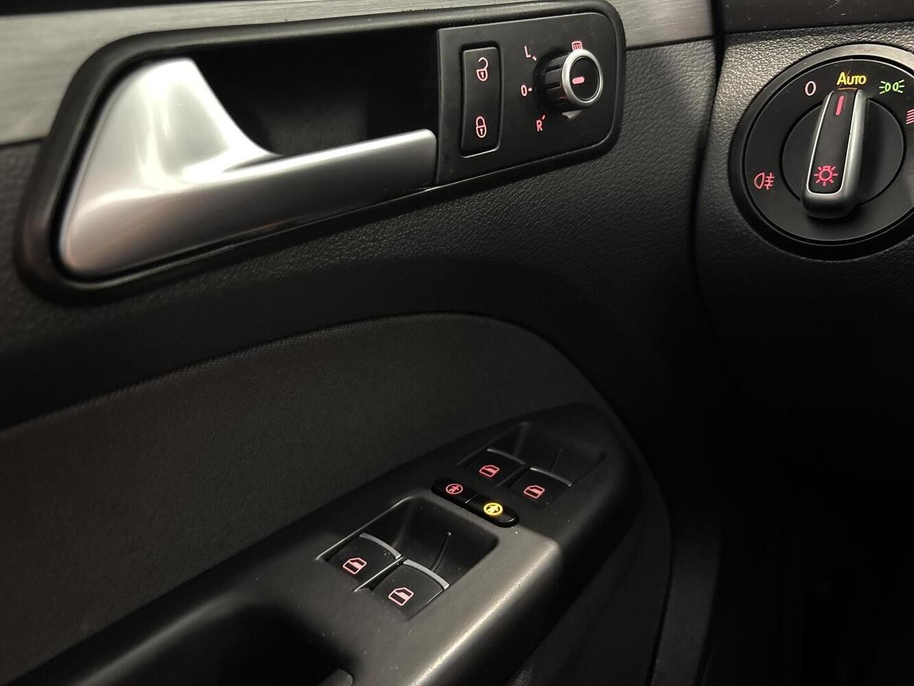Volkswagen Touran vaihtoauto