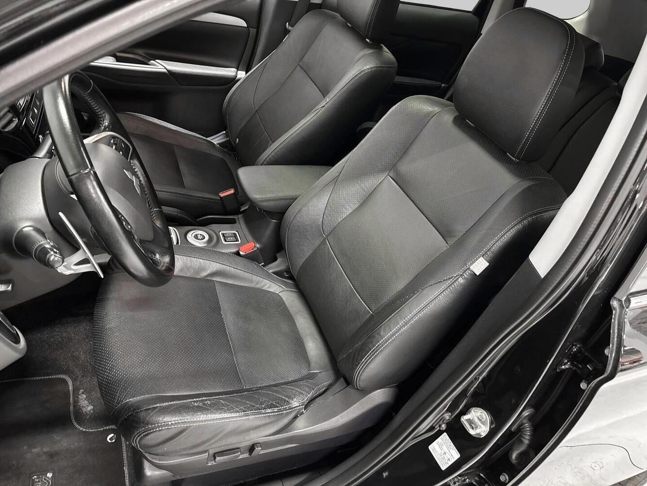 Mitsubishi Outlander PHEV vaihtoauto