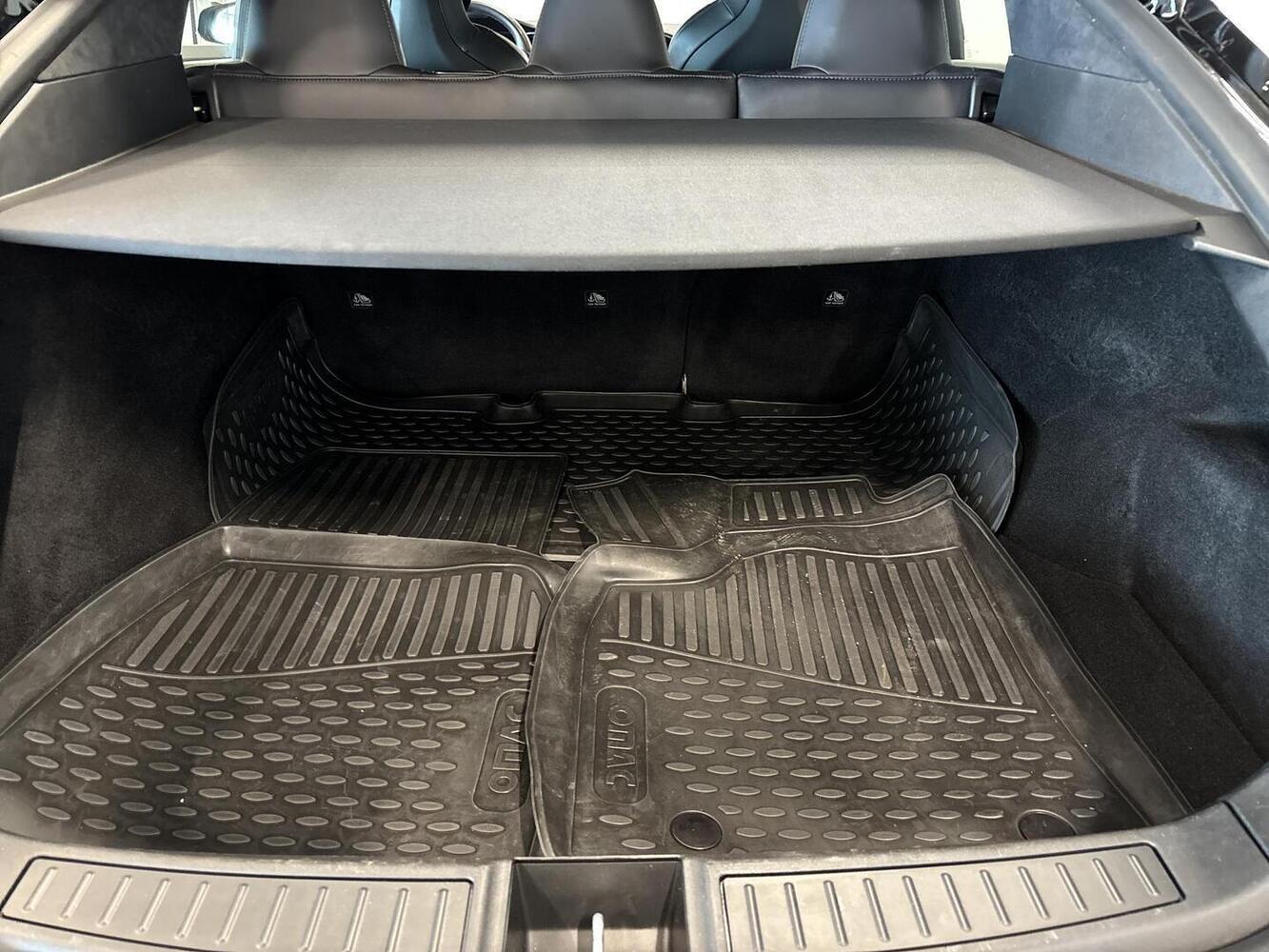 Tesla Model S vaihtoauto