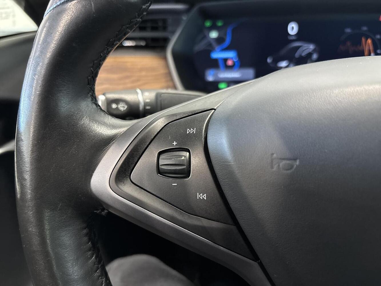 Tesla Model S vaihtoauto