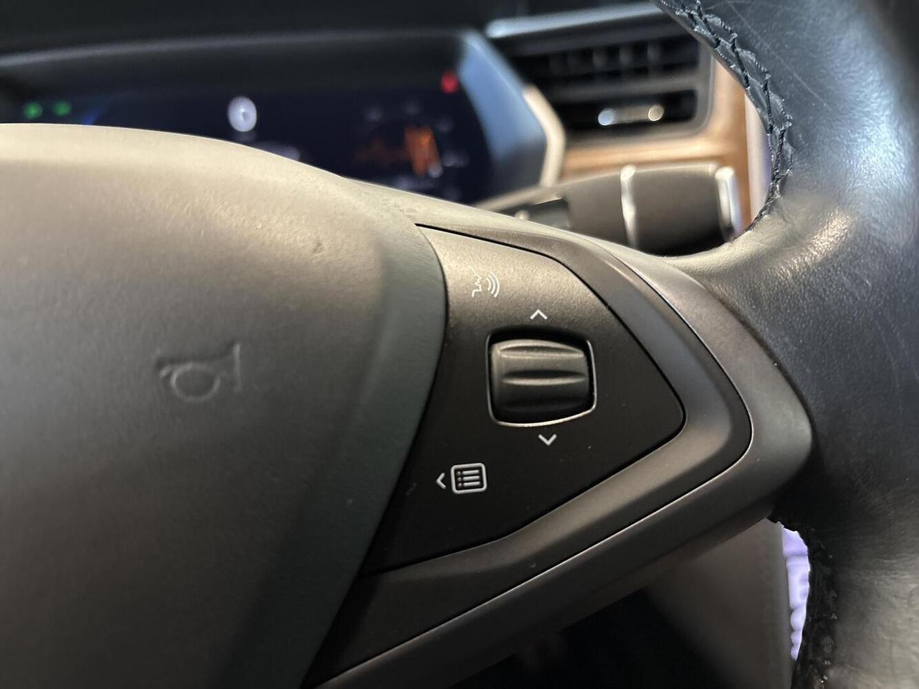 Tesla Model S vaihtoauto