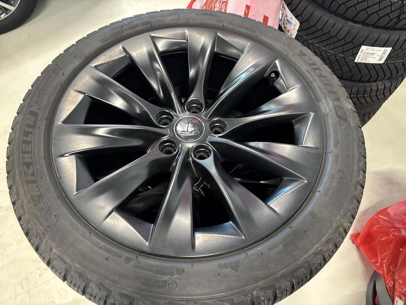 Tesla Model S vaihtoauto