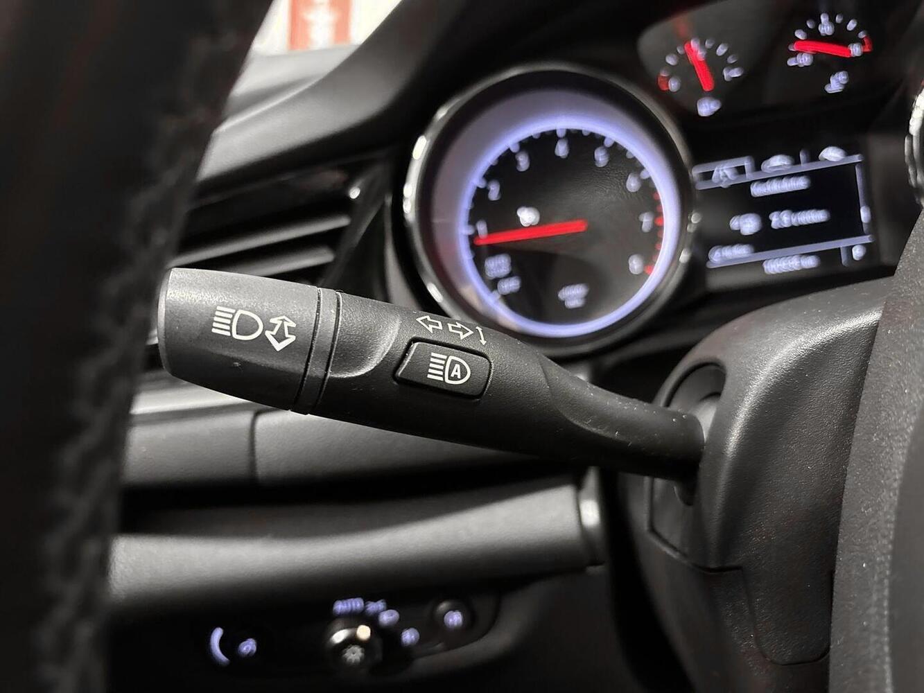 Opel Insignia vaihtoauto