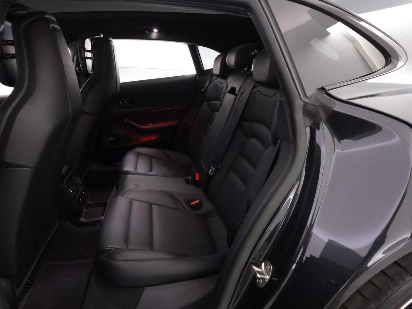 Porsche Taycan vaihtoauto