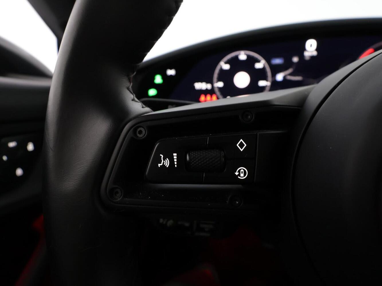 Porsche Taycan vaihtoauto