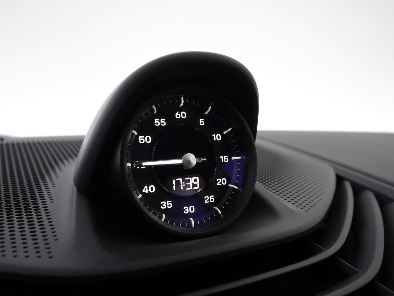Porsche Taycan vaihtoauto