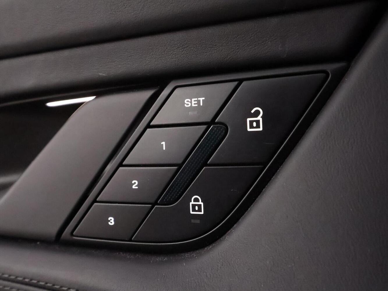 Porsche Taycan vaihtoauto