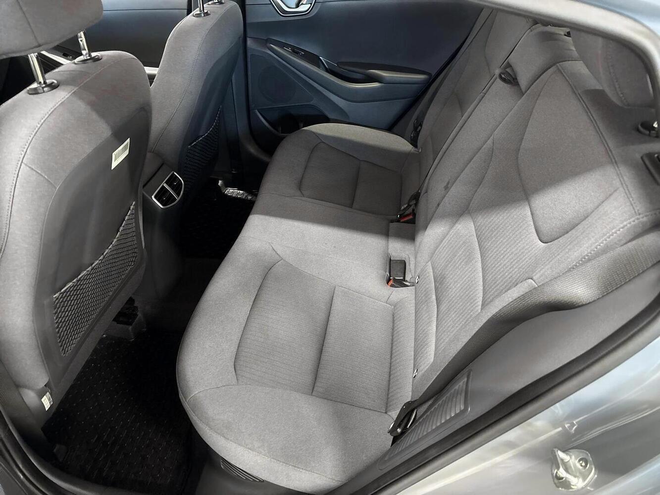 Hyundai IONIQ plug-in vaihtoauto