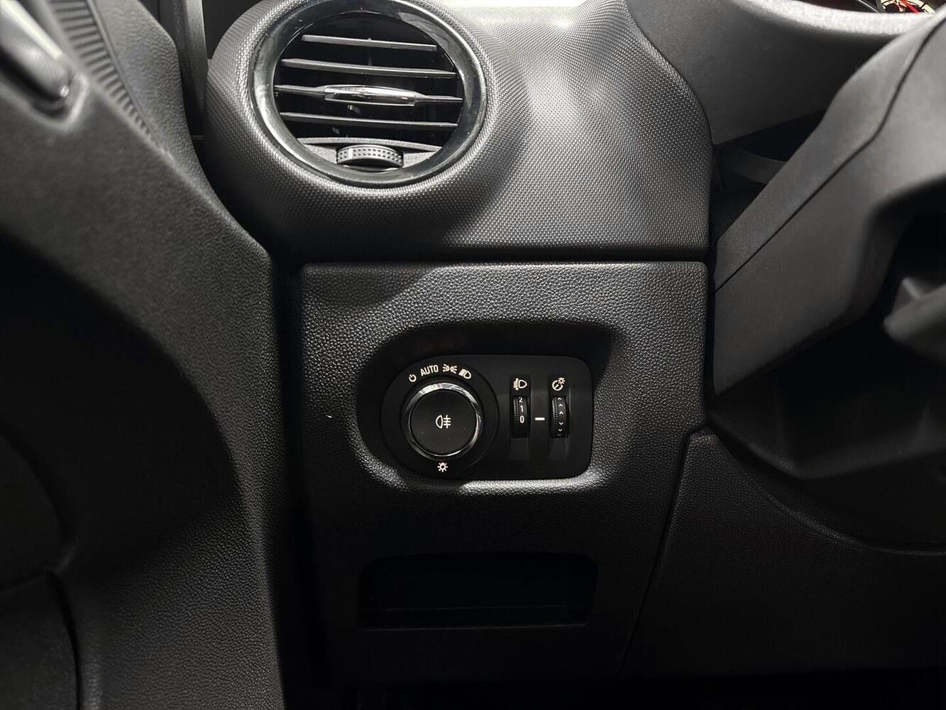 Opel Corsa vaihtoauto