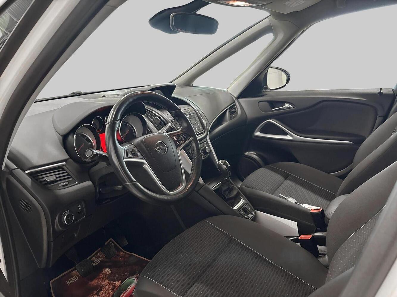 Opel Zafira Tourer vaihtoauto