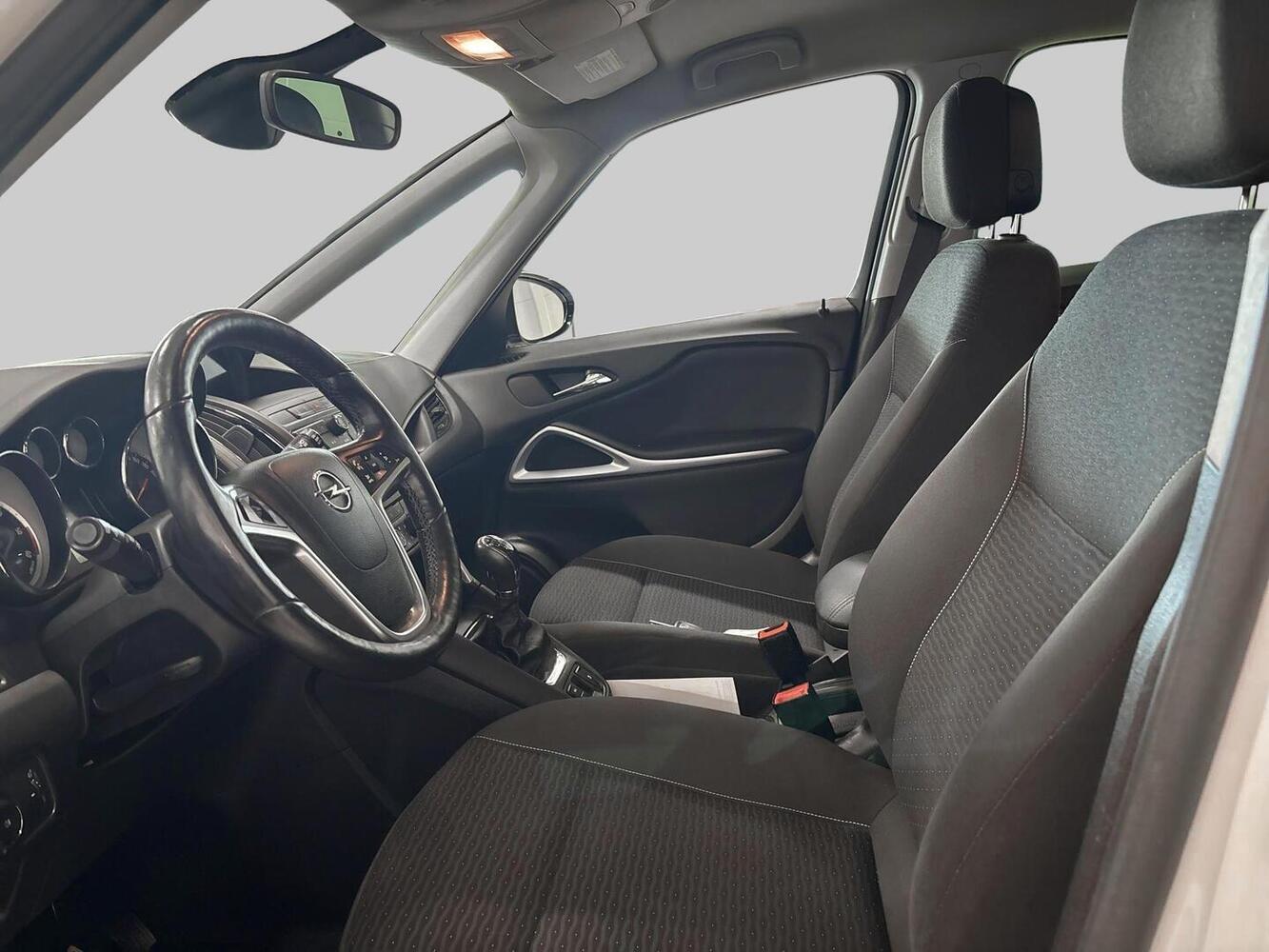 Opel Zafira Tourer vaihtoauto
