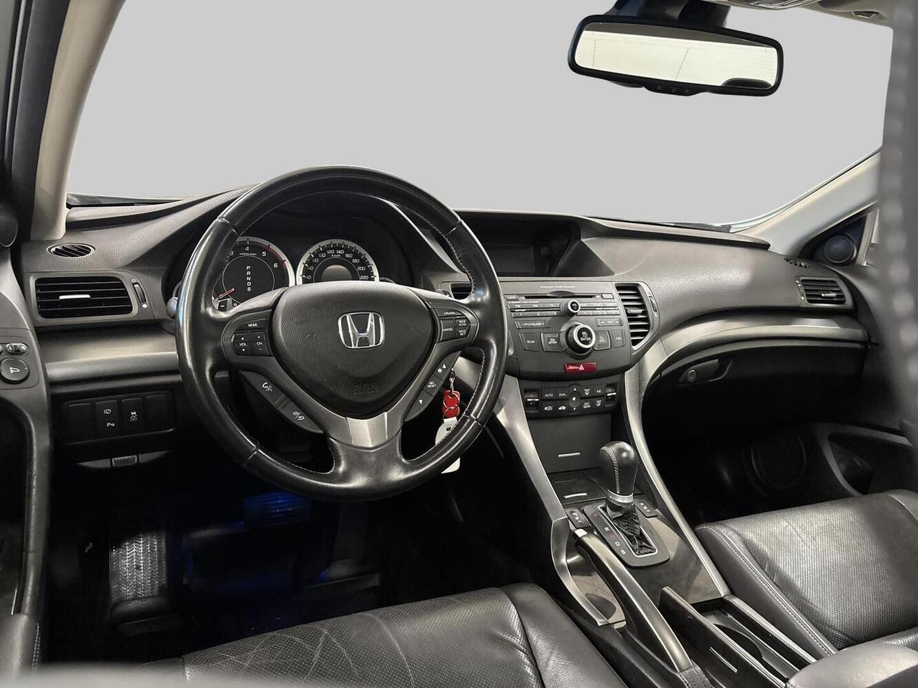 Honda Accord vaihtoauto
