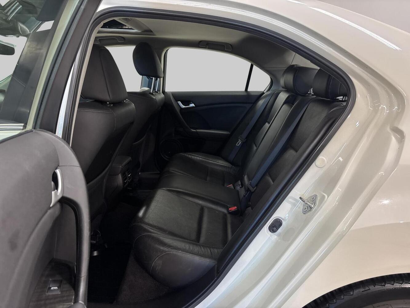 Honda Accord vaihtoauto
