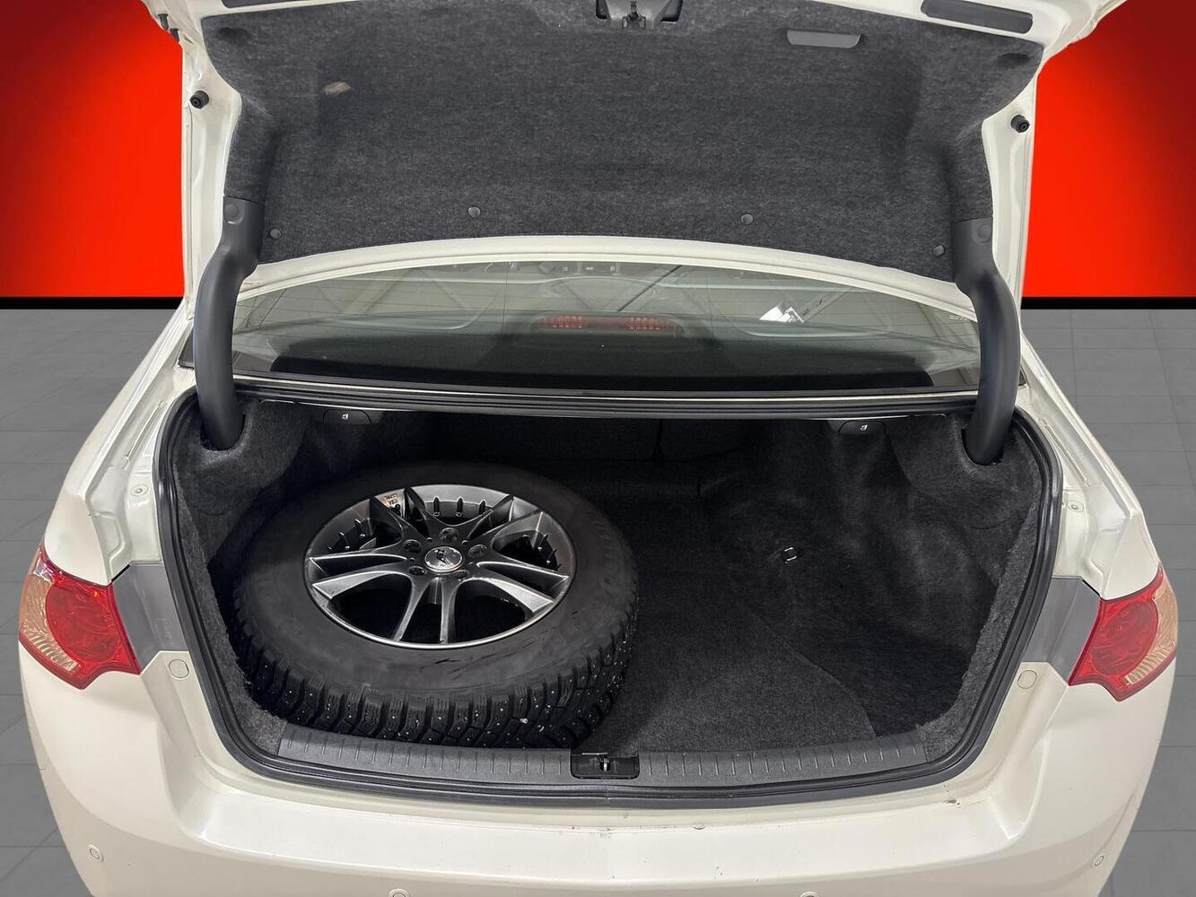 Honda Accord vaihtoauto