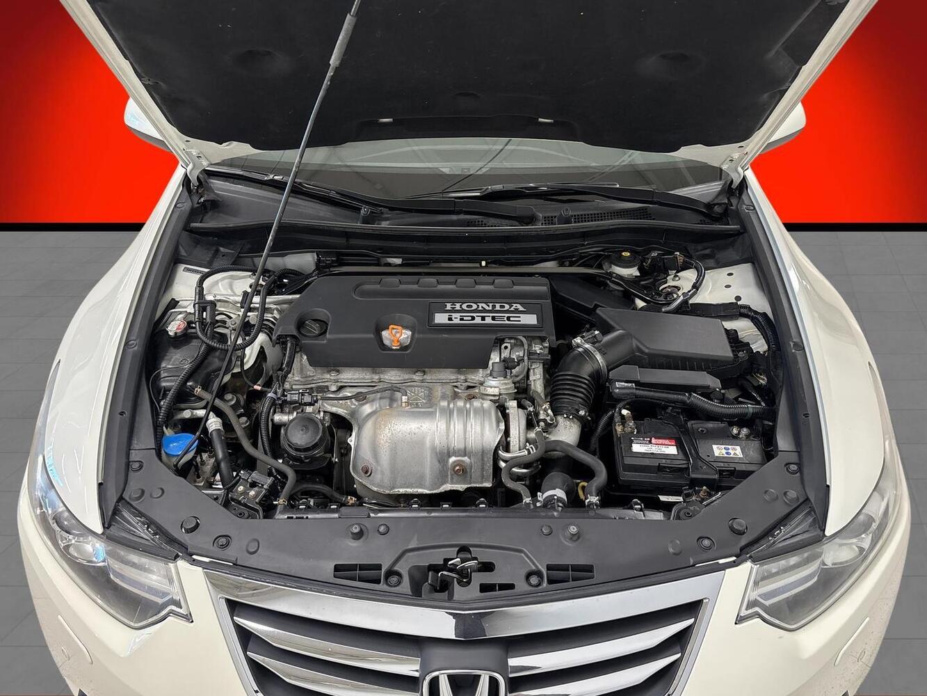 Honda Accord vaihtoauto