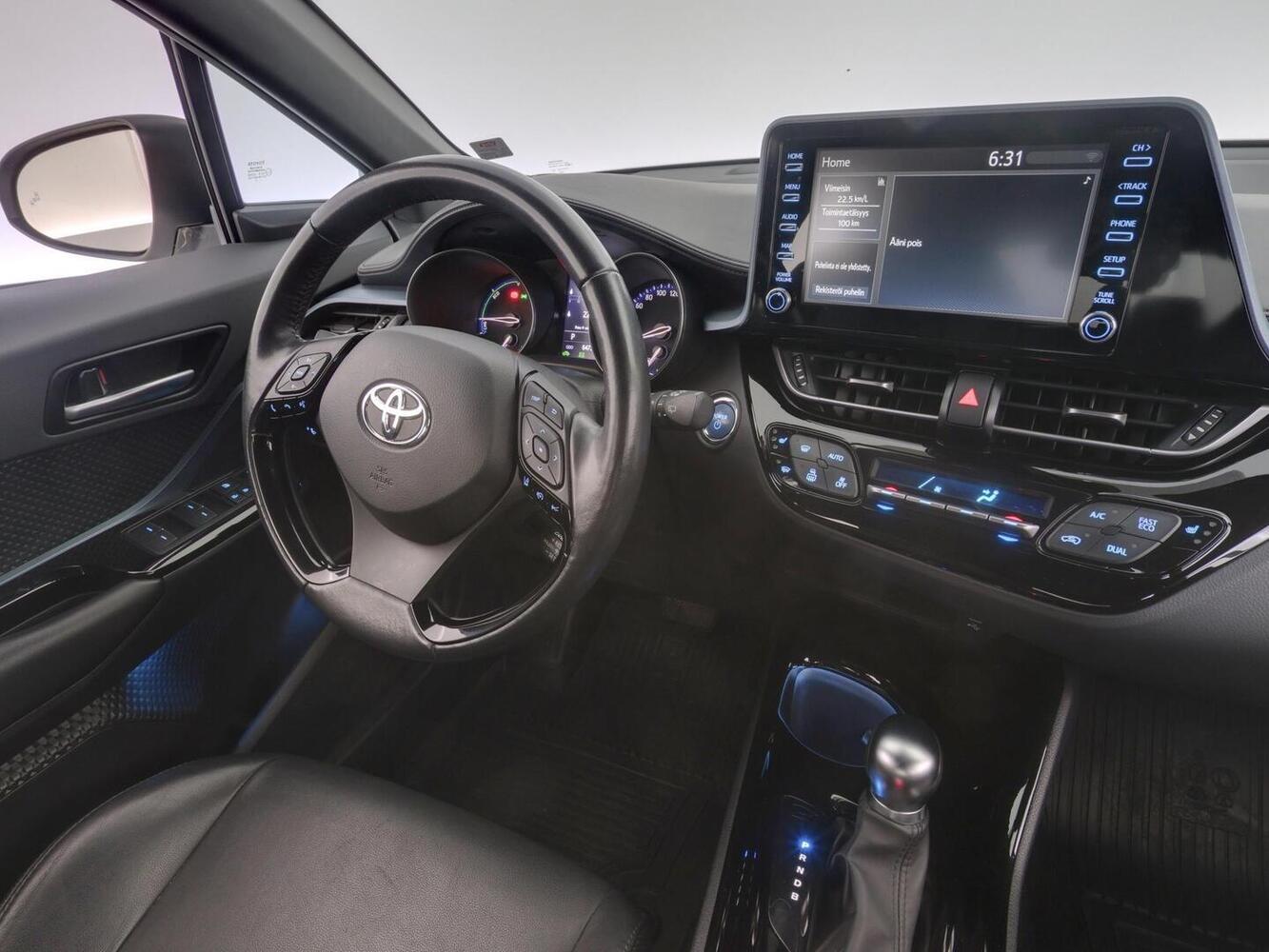 Toyota C-HR vaihtoauto