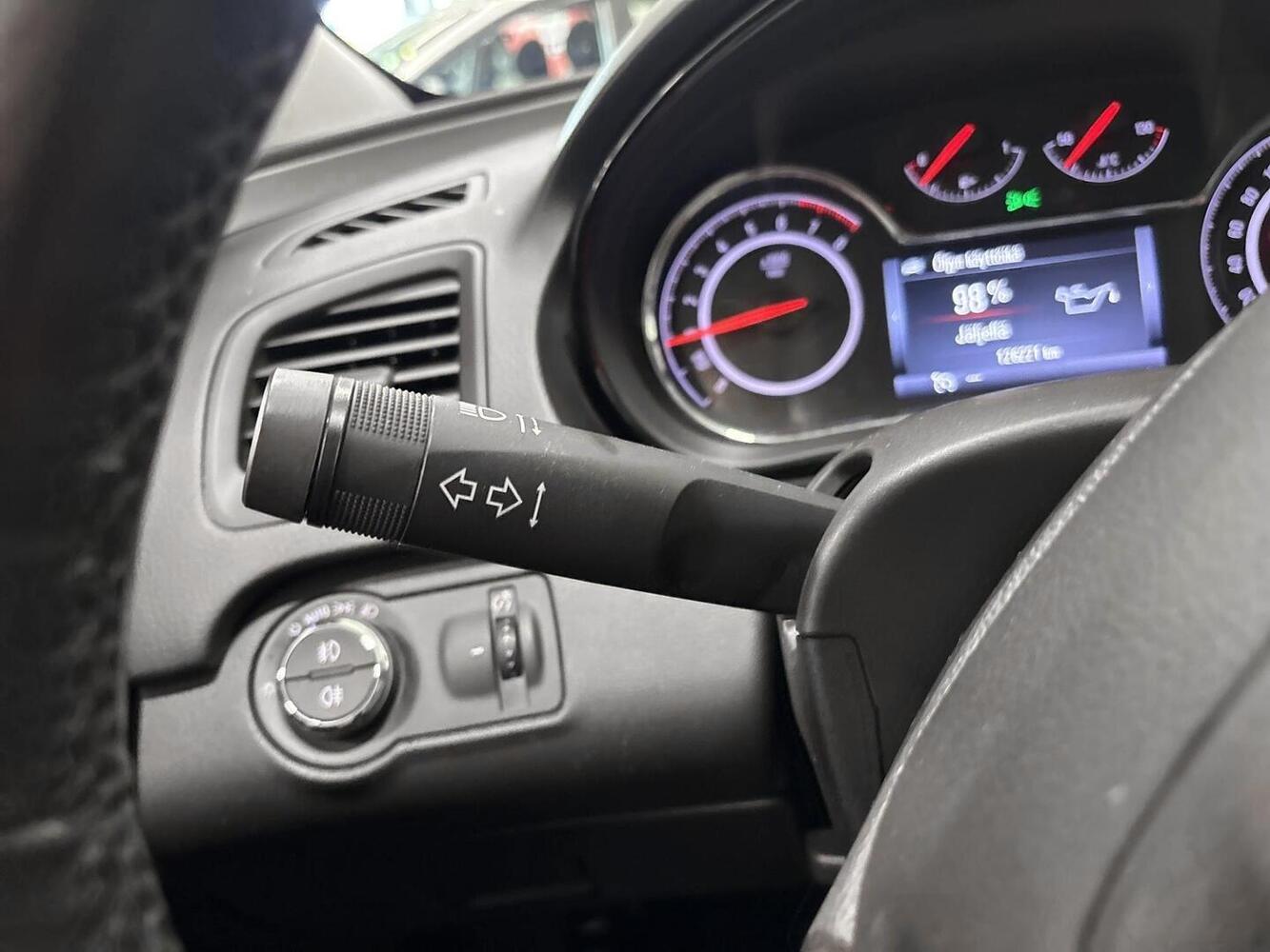Opel Insignia vaihtoauto
