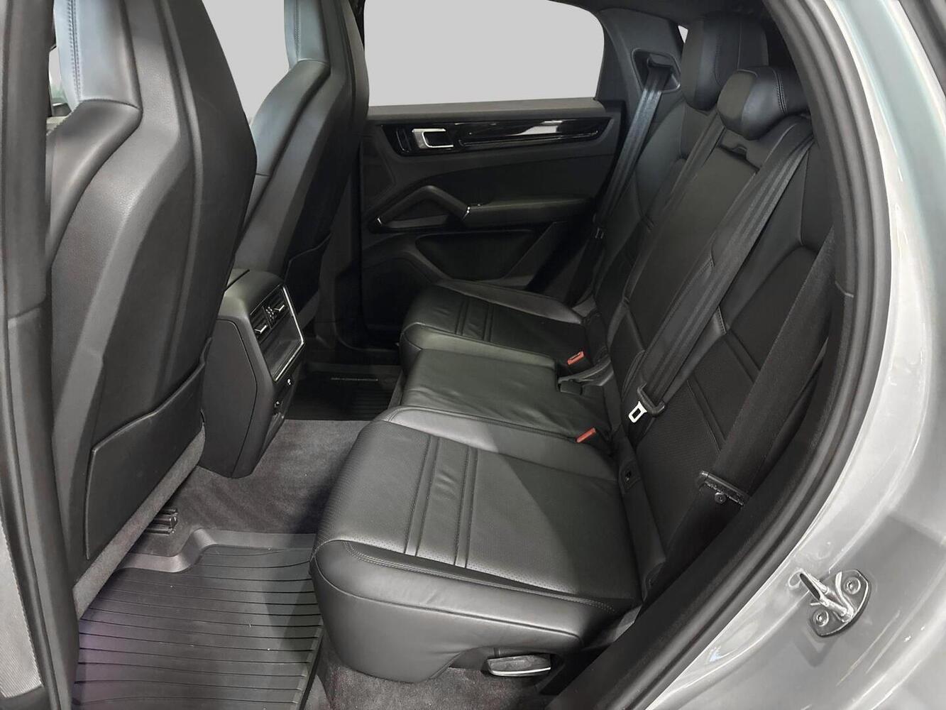 Porsche Cayenne vaihtoauto