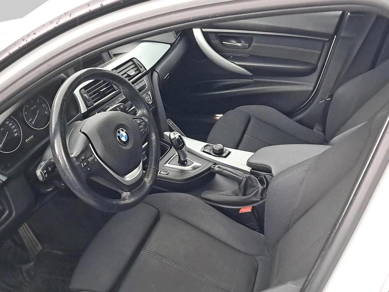 BMW 320 vaihtoauto