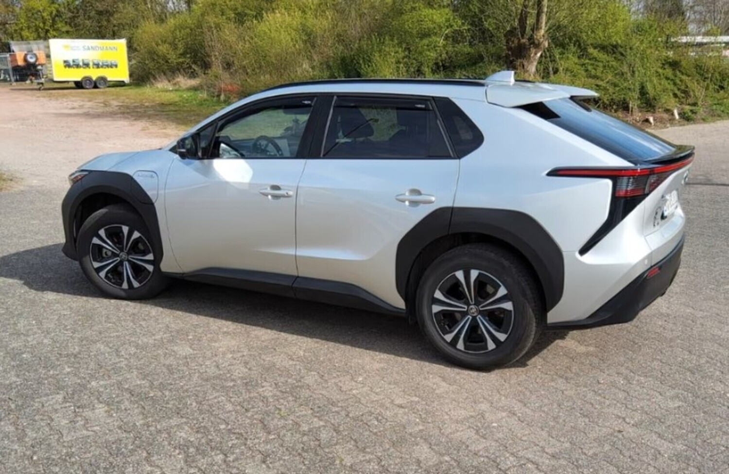 Toyota bZ4X vaihtoauto