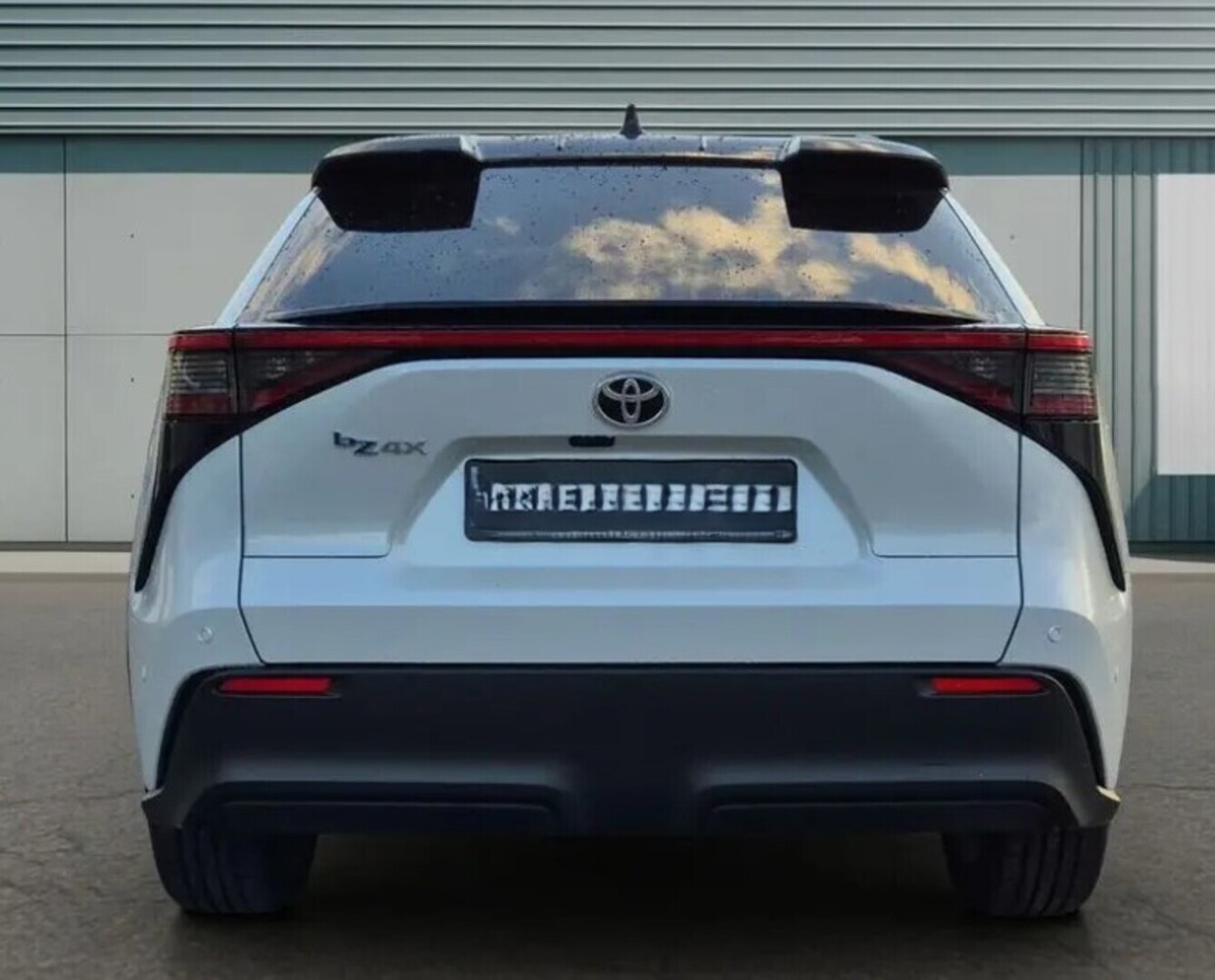 Toyota bZ4X vaihtoauto