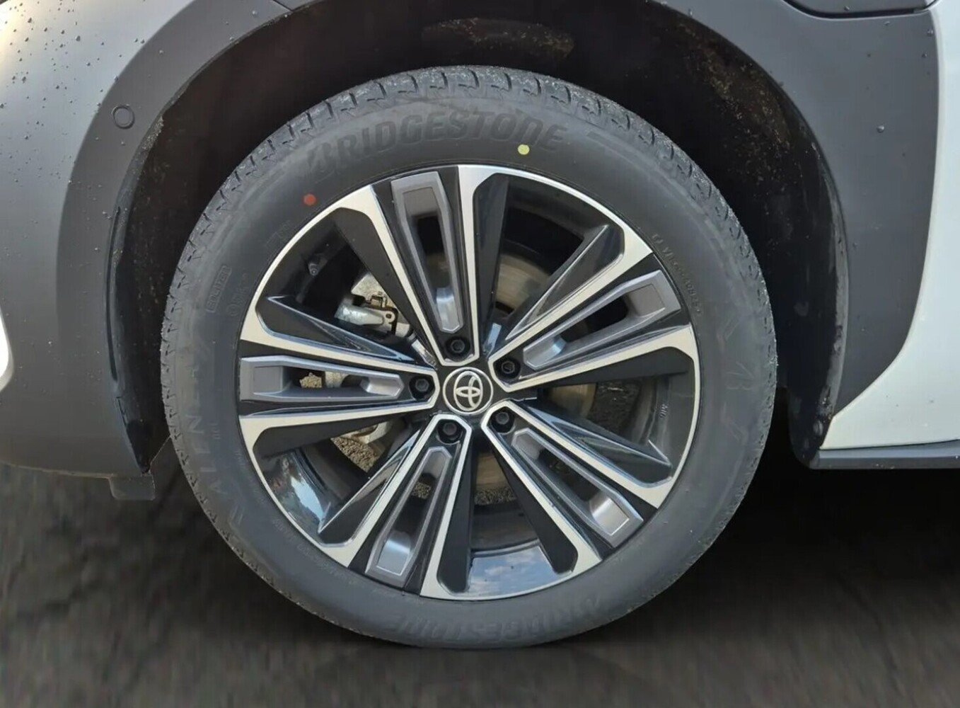 Toyota bZ4X vaihtoauto