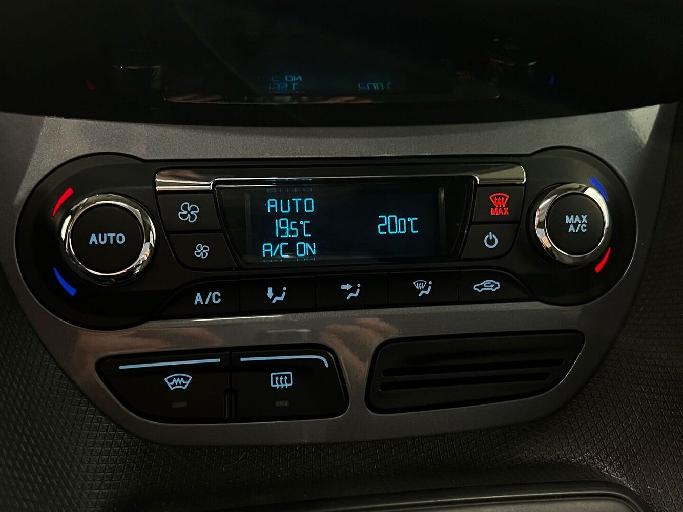 Ford Tourneo Connect vaihtoauto