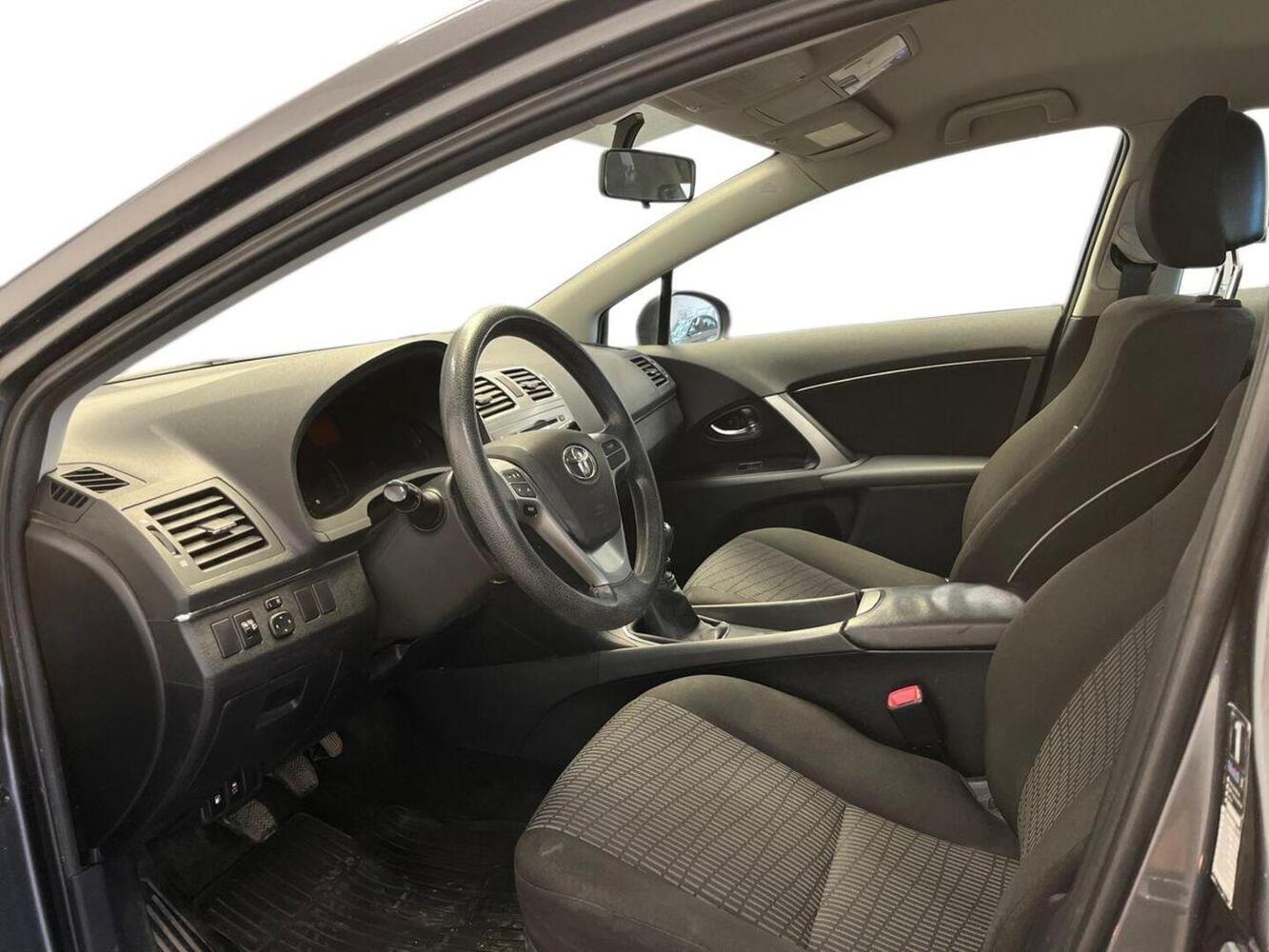 Toyota Avensis vaihtoauto