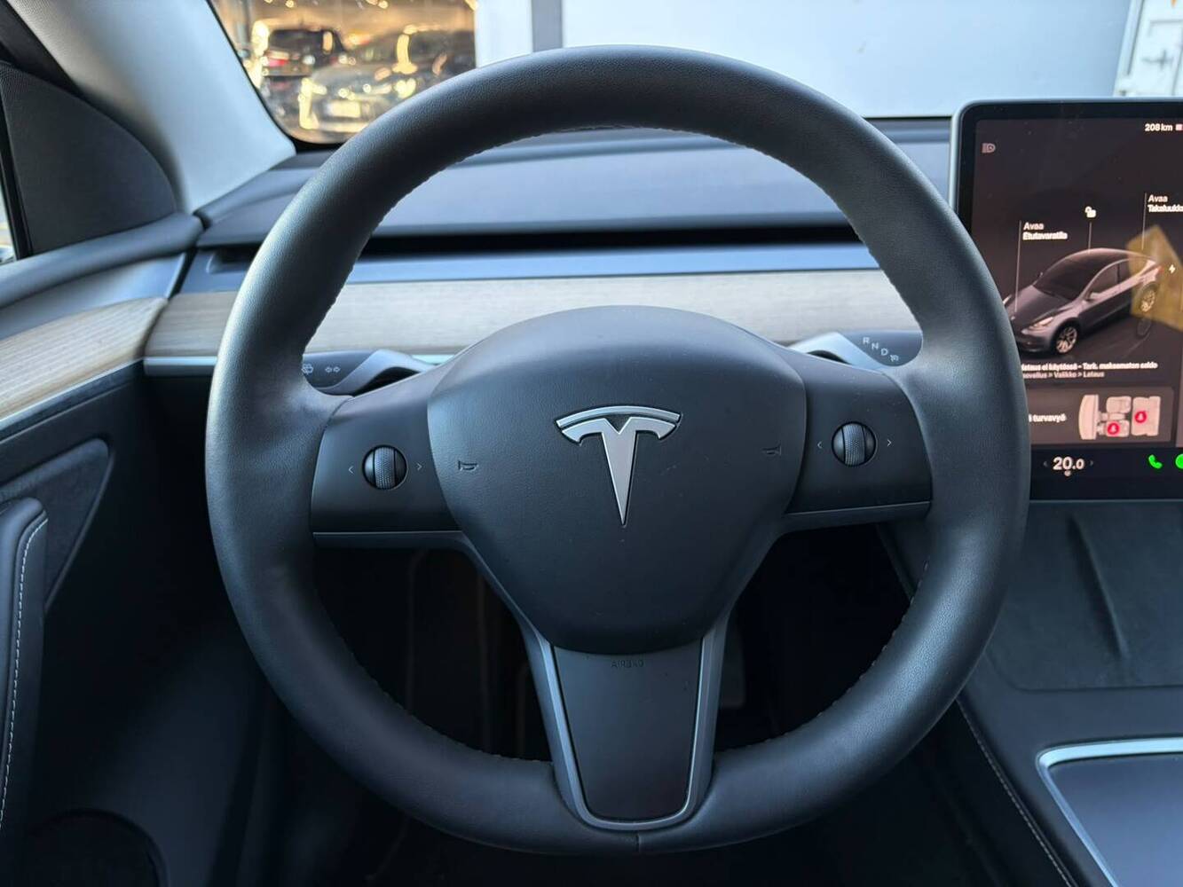Tesla Model Y vaihtoauto