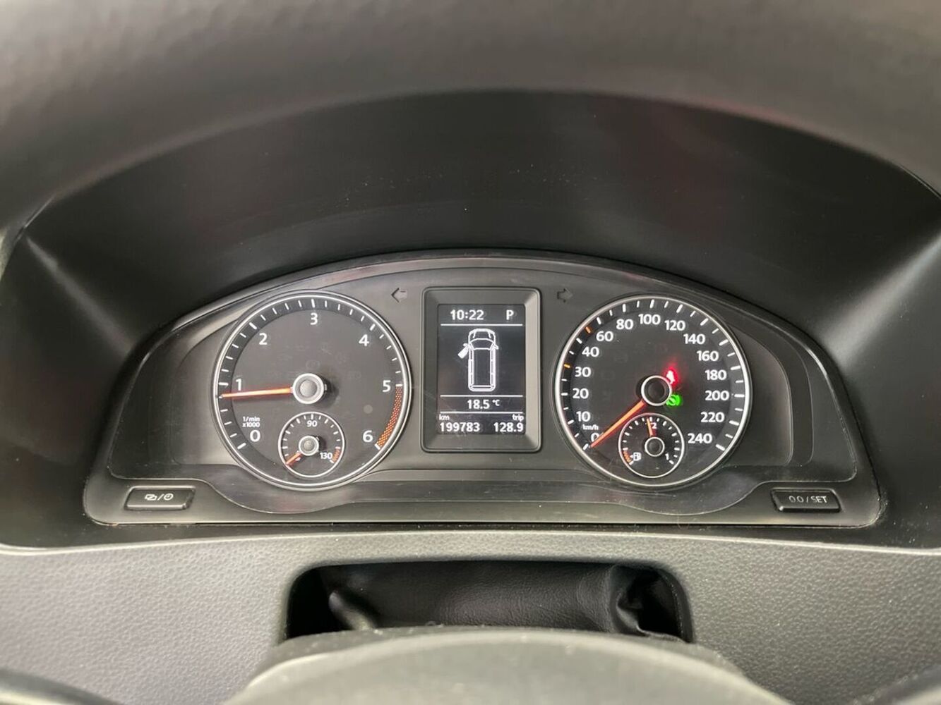 Volkswagen Caravelle vaihtoauto