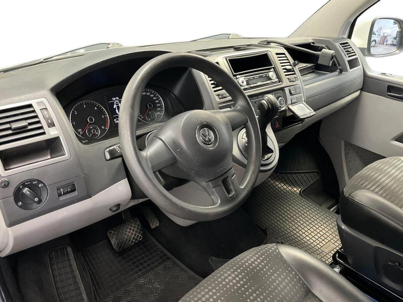 Volkswagen Caravelle vaihtoauto